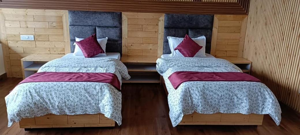 Starry Sky Hotel Joshīmath Kültér fotó